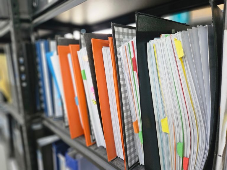 機密文書の破棄方法は？廃棄・溶解処理・リサイクルサービスを紹介｜もっとオフィスを快適に、もっとビジネスを効率的に！