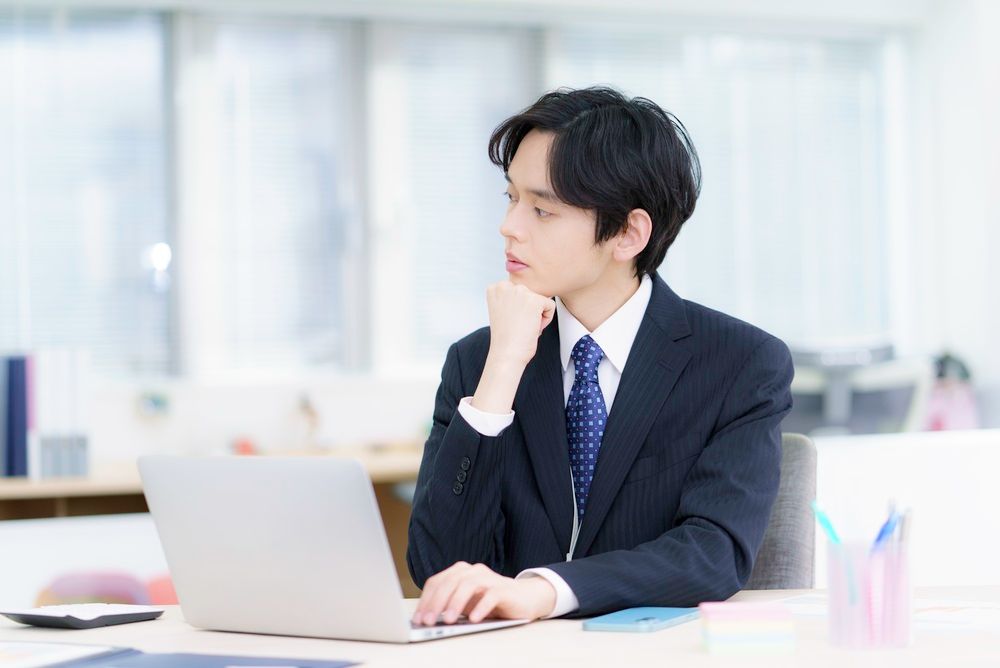 複数拠点の備品管理を一元化するには?拠点間配送と運用ルールを解説